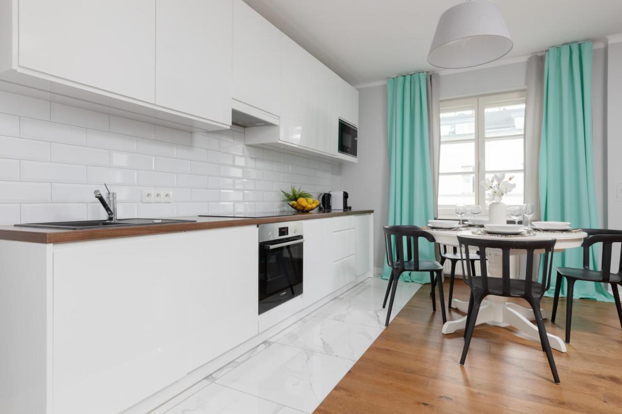 City Center Aparthotel Chmielna By Noclegi Renters Varsavia Esterno foto