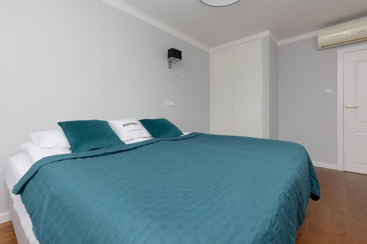City Center Aparthotel Chmielna By Noclegi Renters Varsavia Esterno foto