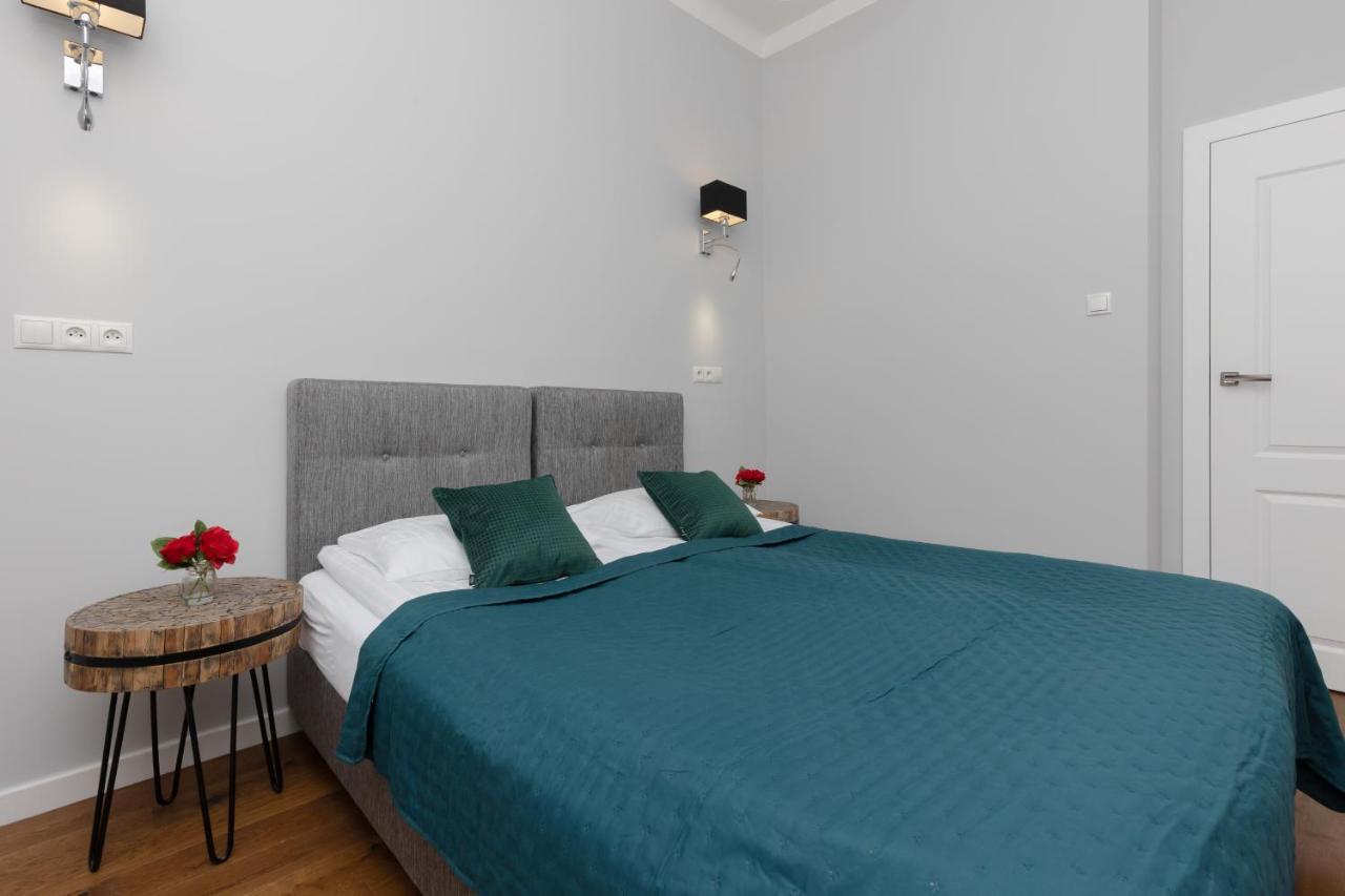 City Center Aparthotel Chmielna By Noclegi Renters Varsavia Esterno foto
