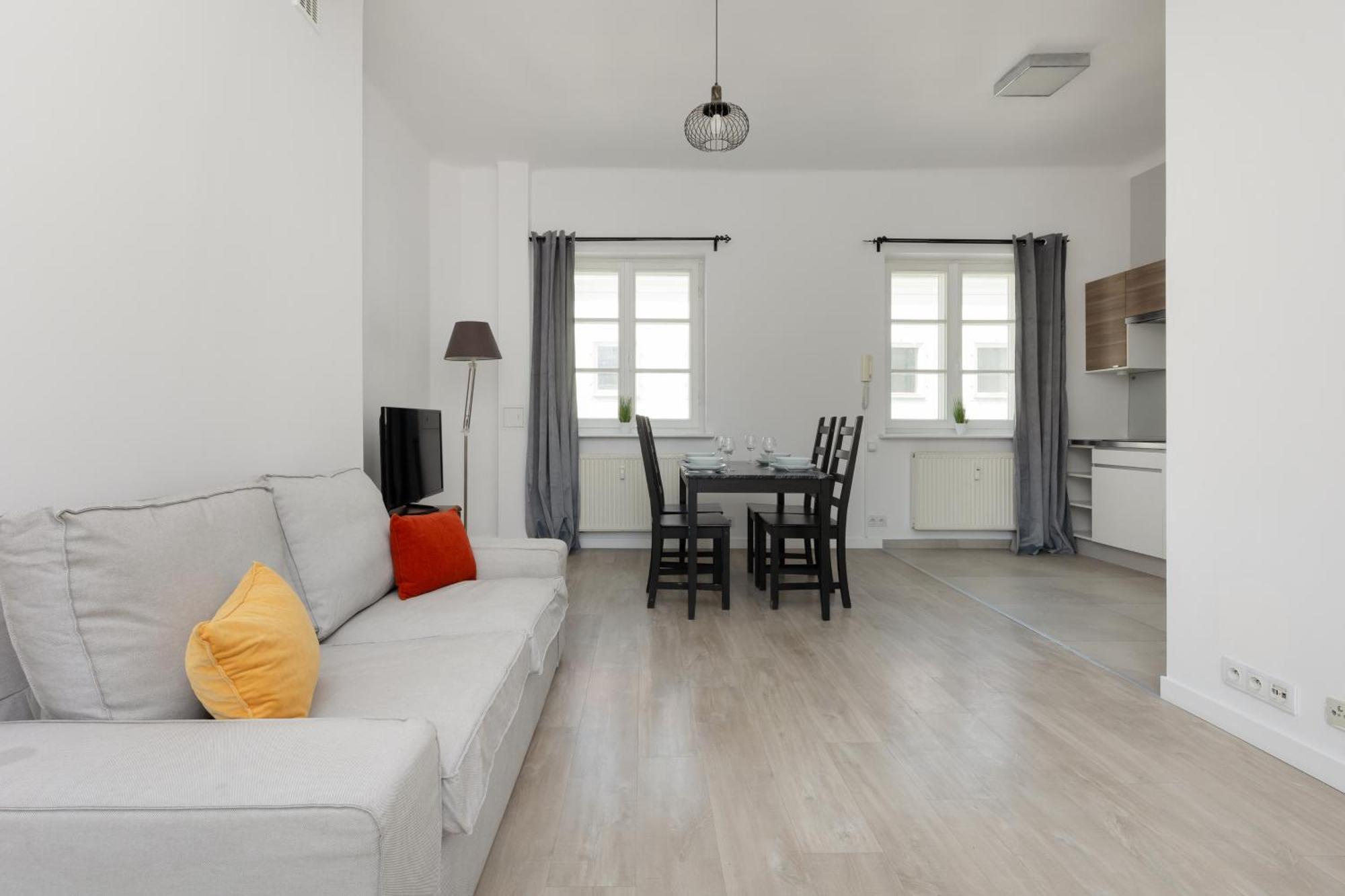 City Center Aparthotel Chmielna By Noclegi Renters Varsavia Esterno foto