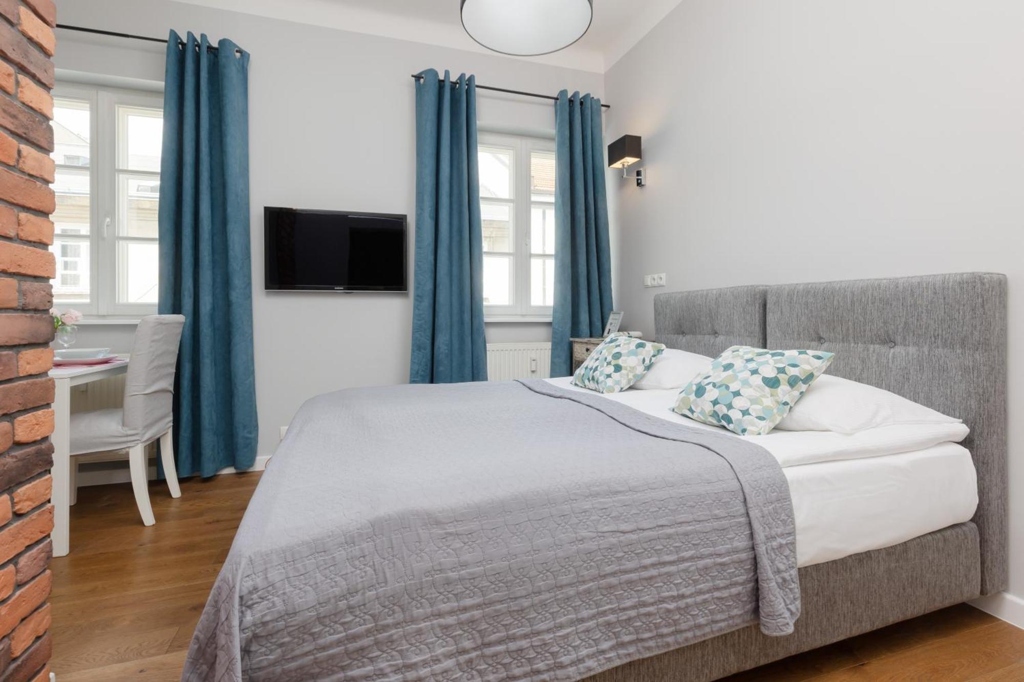City Center Aparthotel Chmielna By Noclegi Renters Varsavia Esterno foto