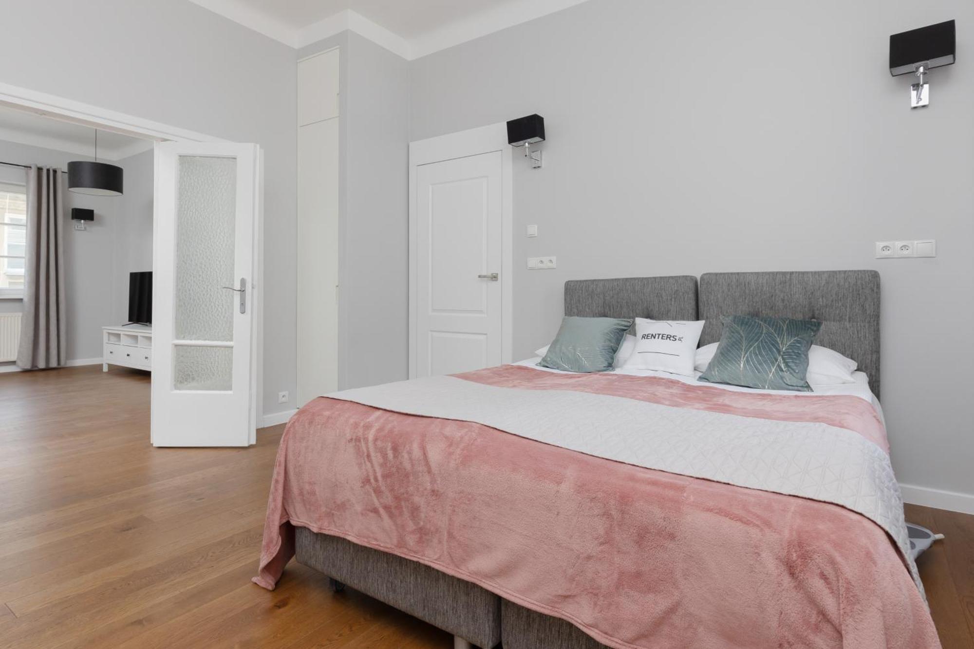 City Center Aparthotel Chmielna By Noclegi Renters Varsavia Esterno foto