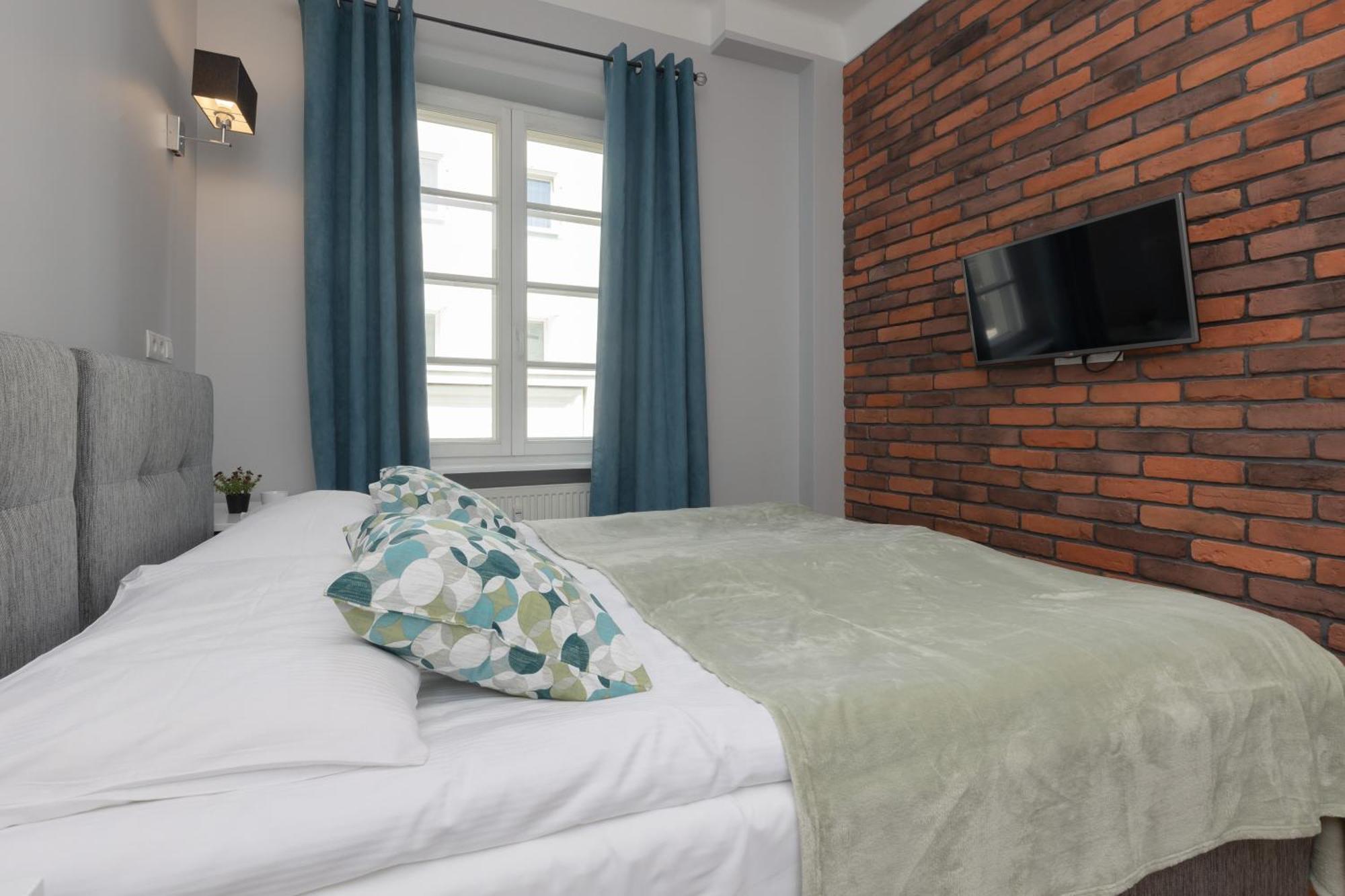 City Center Aparthotel Chmielna By Noclegi Renters Varsavia Esterno foto