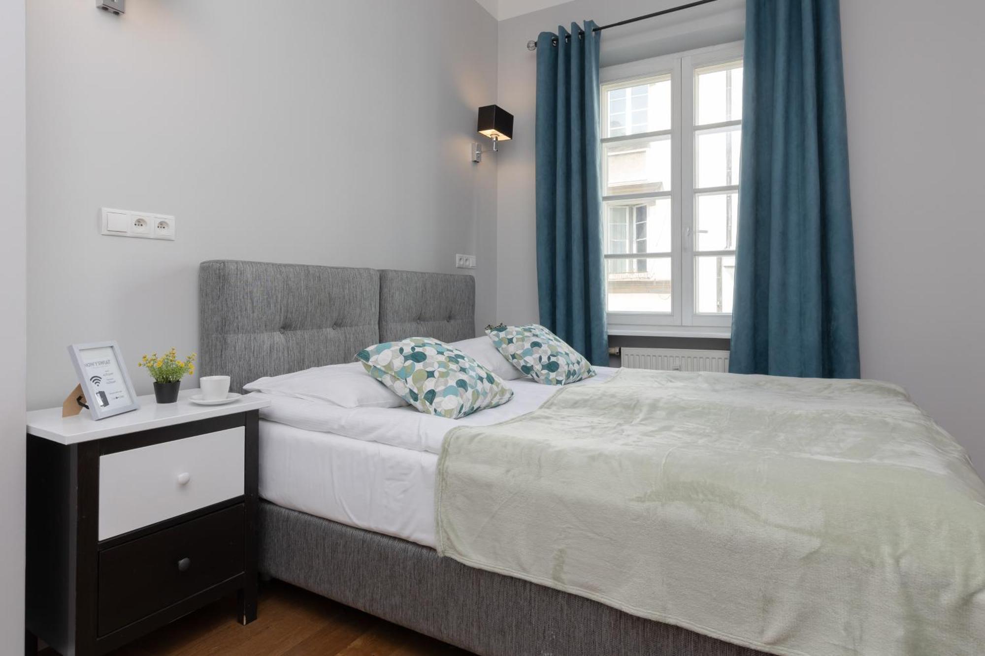 City Center Aparthotel Chmielna By Noclegi Renters Varsavia Esterno foto