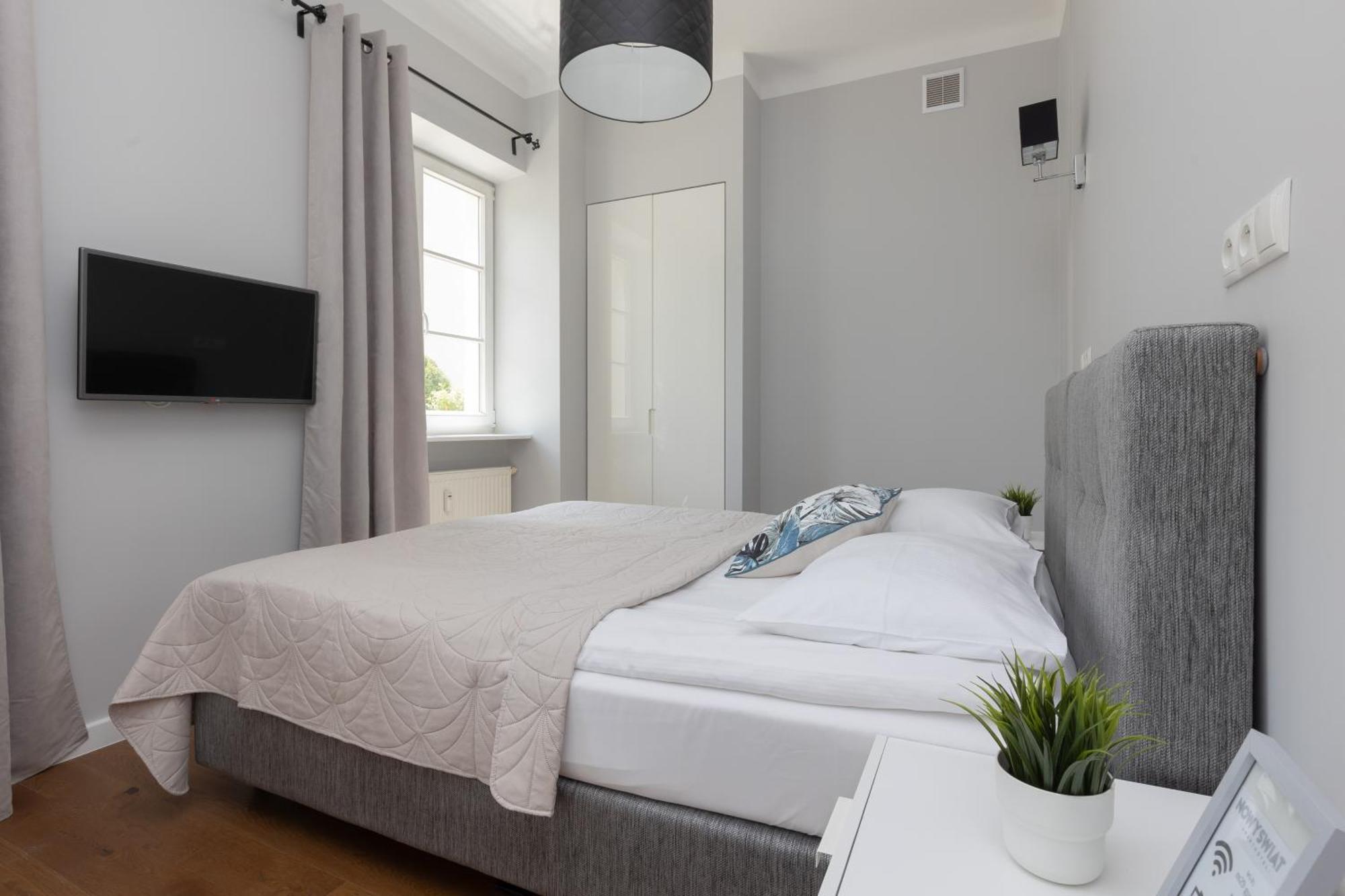 City Center Aparthotel Chmielna By Noclegi Renters Varsavia Esterno foto